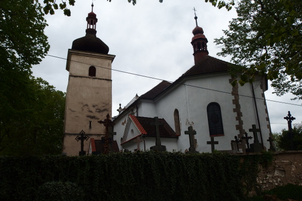 Milín, kostel sv. Petra, Slivice