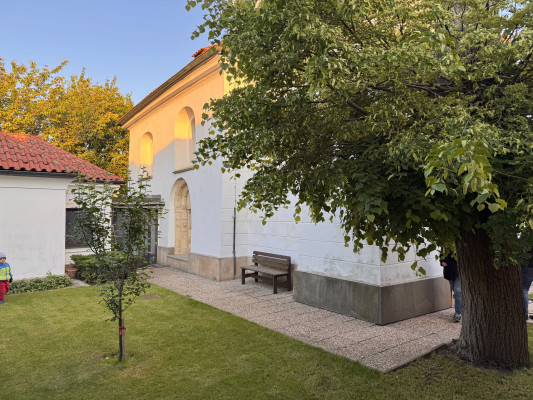 kostel sv. Martina / Nádvoří kostela sv. Martina / Autor fotografie: Řehoř J. Žáček