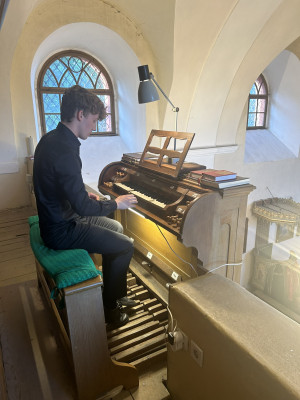 Hrusice, kostel sv. Václava