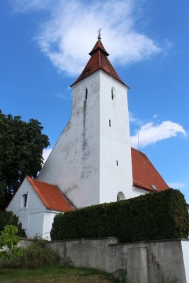 Kostel Narození sv.Jana Křitele v Hovorčovicích / Kostel Narození sv.Jana Křitele v Hovorčovicích pohled od silnice