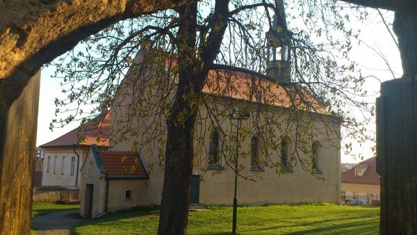 Kostel Stětí sv. Jana Křtitele v Praze Hostivaři